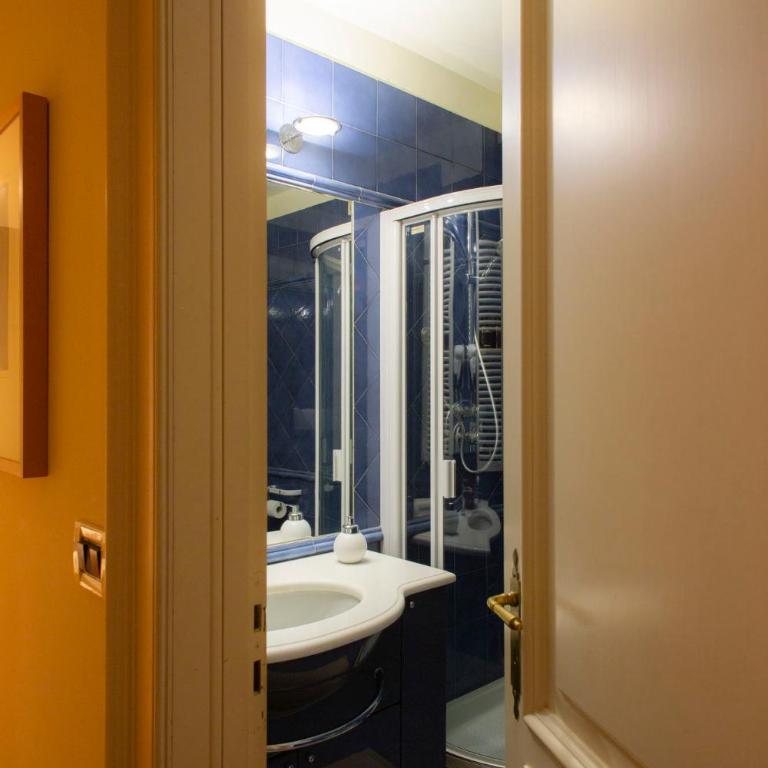 N 10, Luxury - Two-Bedroom Apartment - 19