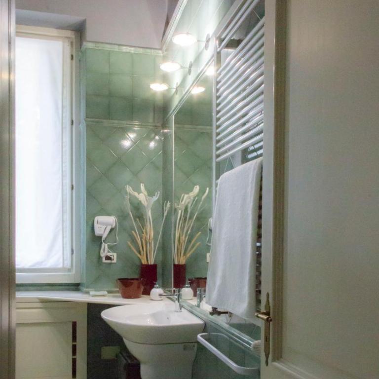 N 10, Luxury - Two-Bedroom Apartment - 25
