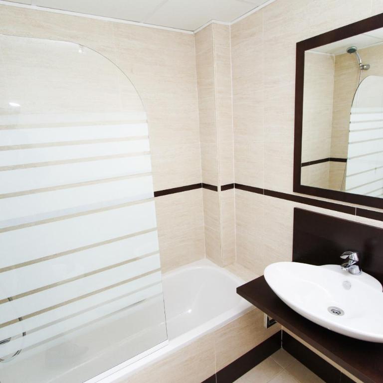 S Tramuntana Planet Costa Dorada - Apartamento con vistas al jardín - 22