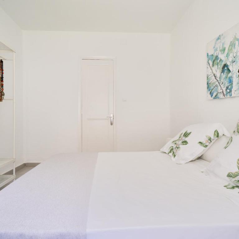 Villa Rosita Suites en Playa de la Malagueta con terraza - Apartamento con balcón - 1