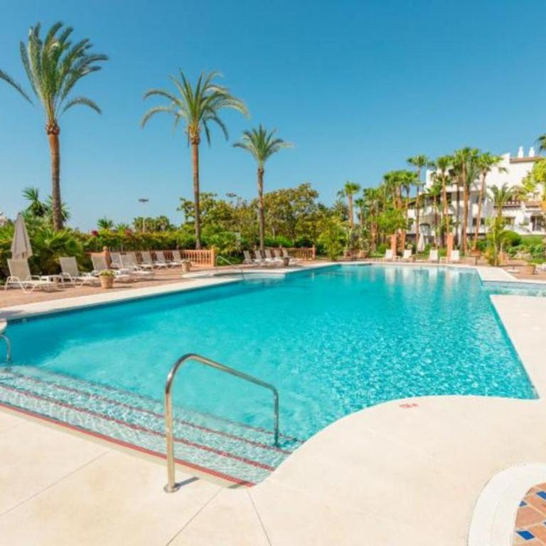 BRIGHT NEW APARTMENT IN PUENTE ROMANO - Apartamento de 3 dormitorios - 25