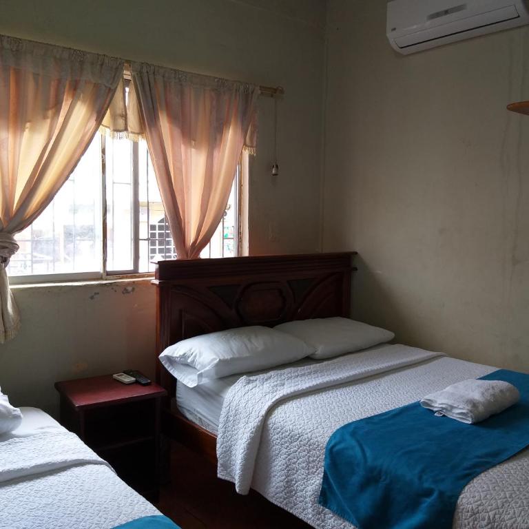 Hostal Miconia - Habitación Cuádruple con baño privado - 2