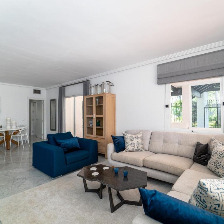 BRIGHT NEW APARTMENT IN PUENTE ROMANO - Apartamento de 3 dormitorios - 3
