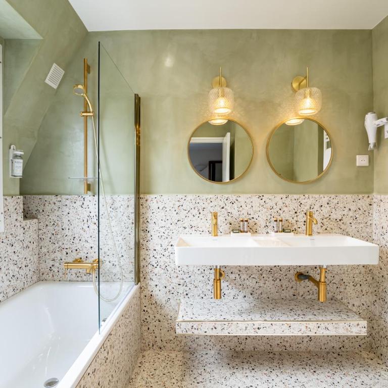 Queens Boutique Hotel - Chambre Double avec Balcon - 9