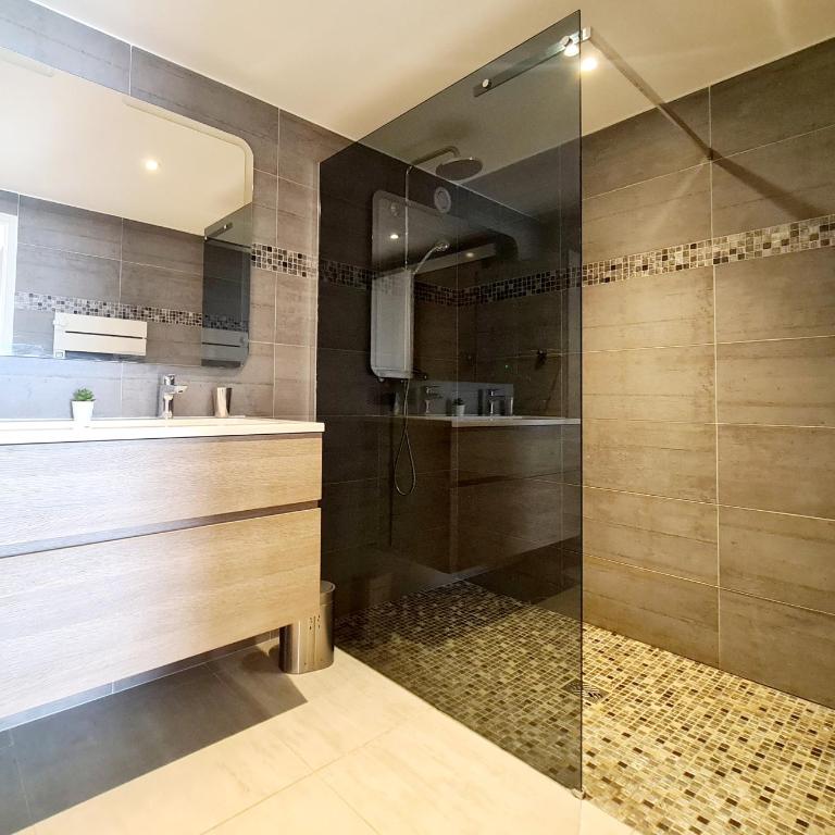 MAGNIFIQUE APPARTEMENT VUE MER - GRANDE TERRASSE ET PISCINE - Appartement 1 Chambre - 27