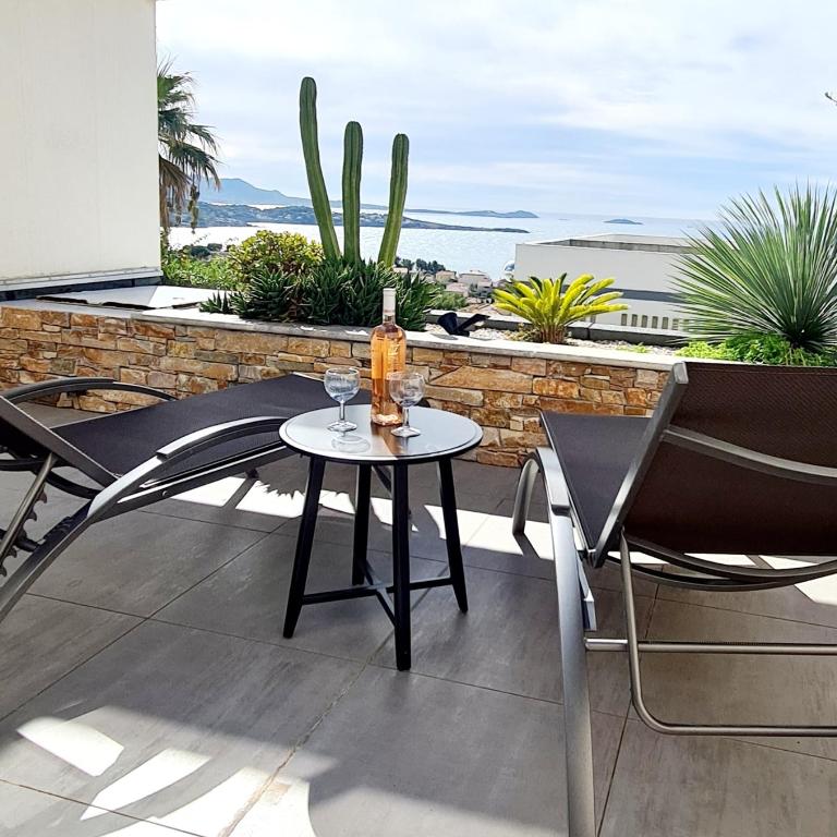 MAGNIFIQUE APPARTEMENT VUE MER - GRANDE TERRASSE ET PISCINE - Appartement 1 Chambre - 19