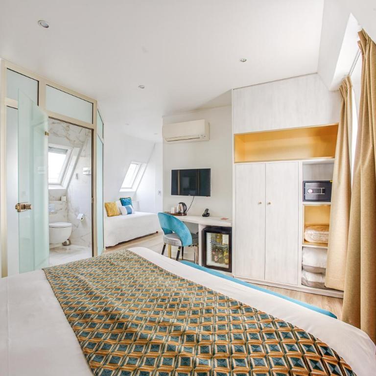 Queens Boutique Hotel - Chambre Triple avec Balcon - 7