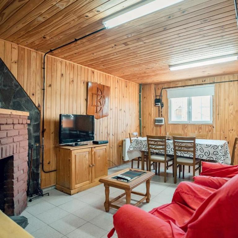 Cabaña Don Bosco - Three-Bedroom Chalet - 21