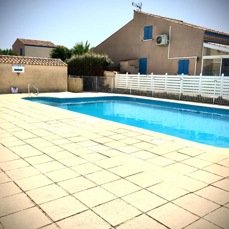 De la Clape à la mer mon petit pavillon labellisé - f2- piscine commune - wifi gratuit- parking privé - arrivee autonome - 800 m plage - grande terrasse abritée vent - - Maison 1 Chambre - 21