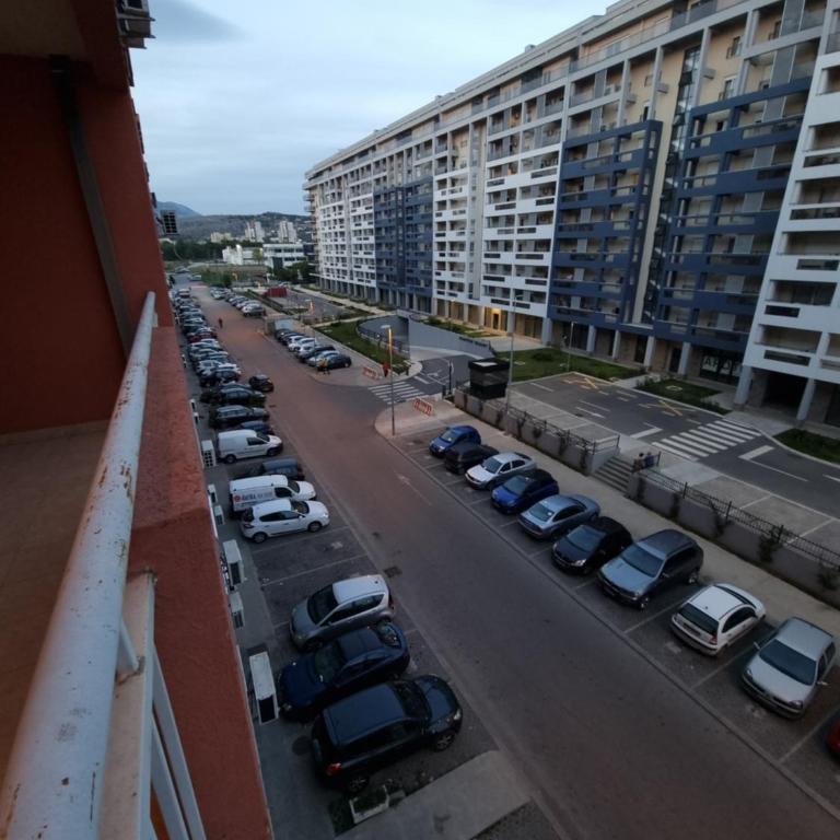 Big apartment - Three-Bedroom Apartment - 72