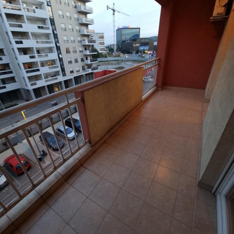 Big apartment - Three-Bedroom Apartment - 70