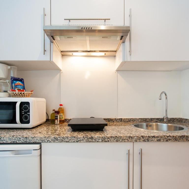 Apartamentos Edificio Constitución - Estudio (3 adultos) - Calle Adolfo Rodríguez Jurado, 8, 3ª planta - 4