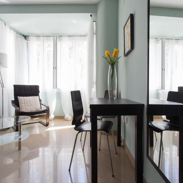 Apartamentos Edificio Constitución - Estudio (3 adultos) - Calle Adolfo Rodríguez Jurado, 8, 3ª planta - 9