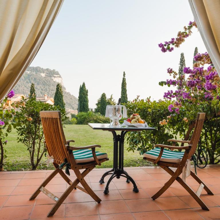 Villa Madrina Lovely and Dynamic Hotel - Junior Suite with Garden - 2