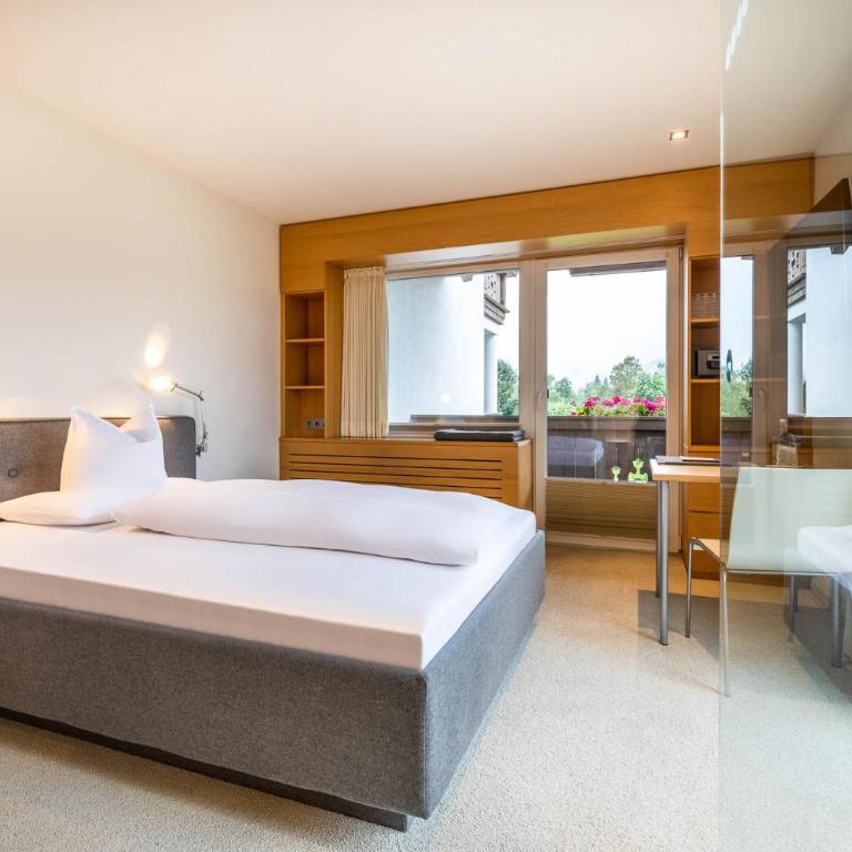 Superior Hotel Alpenhof - Zimmer mit Queensize-Bett - 2