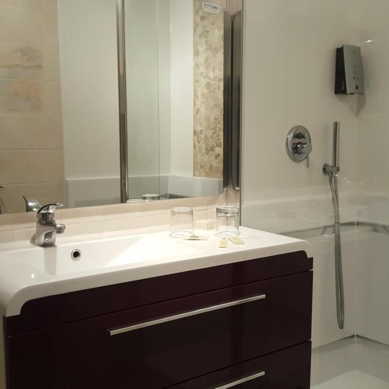 Logis Hôtel Au Tambour - Chambre Double Standard - 8