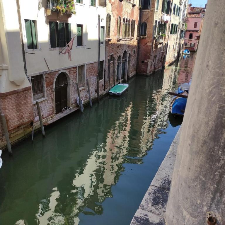 Hotel al Sotoportego - Camera Tripla con Vista Canale - 5