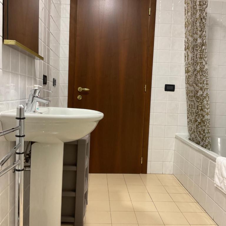Your Room to visit Venice Marco Polo 10 min - Ampia Camera Matrimoniale - 6
