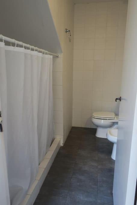 Spacious house with garden, La Plata center. - Casa de 4 dormitorios - 14