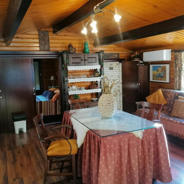 CABAÑA DE MADERA JUNTO AL LAGO LAS JARAS - Two-Bedroom Chalet - 17