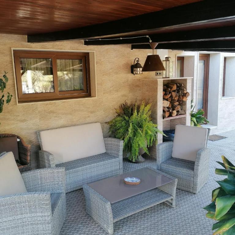 CABAÑA DE MADERA JUNTO AL LAGO LAS JARAS - Two-Bedroom Chalet - 37