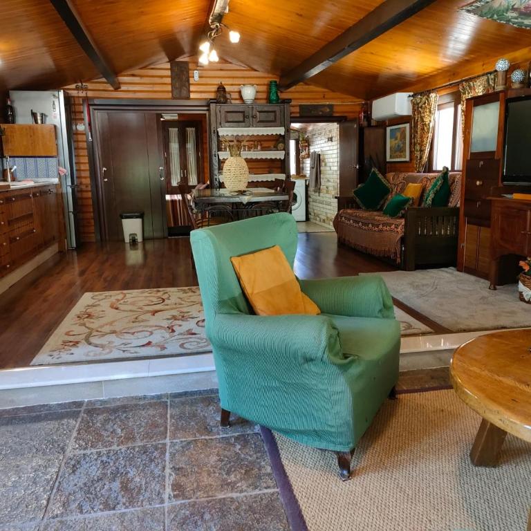 CABAÑA DE MADERA JUNTO AL LAGO LAS JARAS - Two-Bedroom Chalet - 14