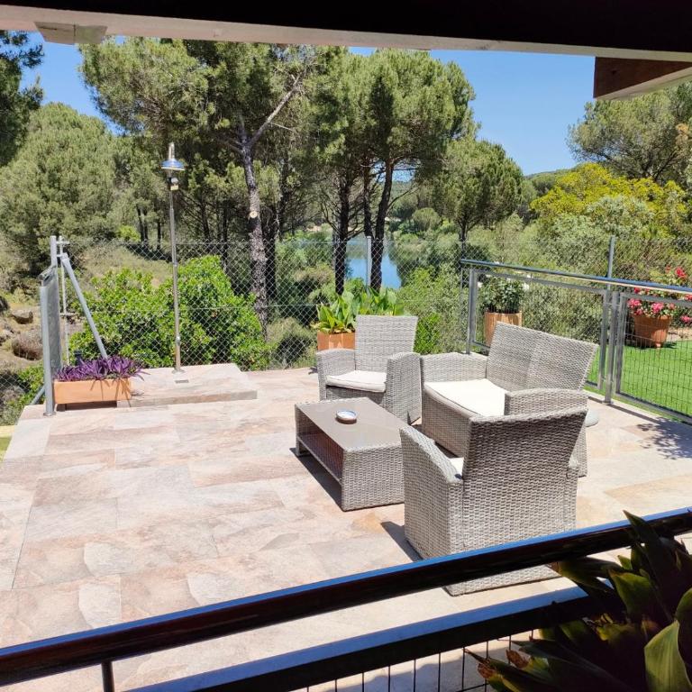 CABAÑA DE MADERA JUNTO AL LAGO LAS JARAS - Two-Bedroom Chalet - 12