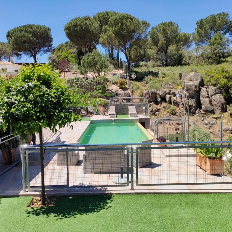 CABAÑA DE MADERA JUNTO AL LAGO LAS JARAS - Two-Bedroom Chalet - 22