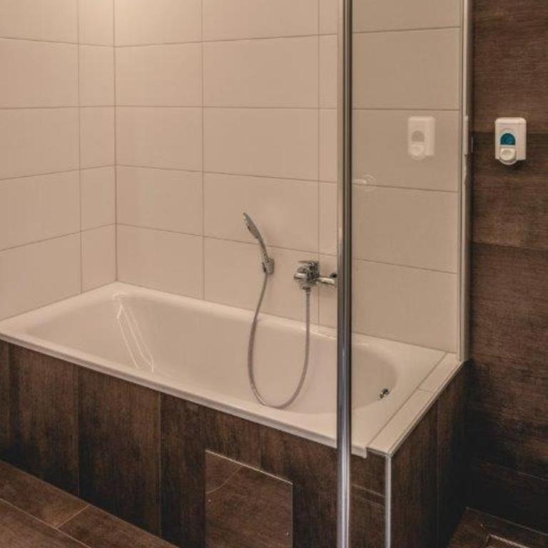 Hotel Lokomotive - Dreibettzimmer - 7