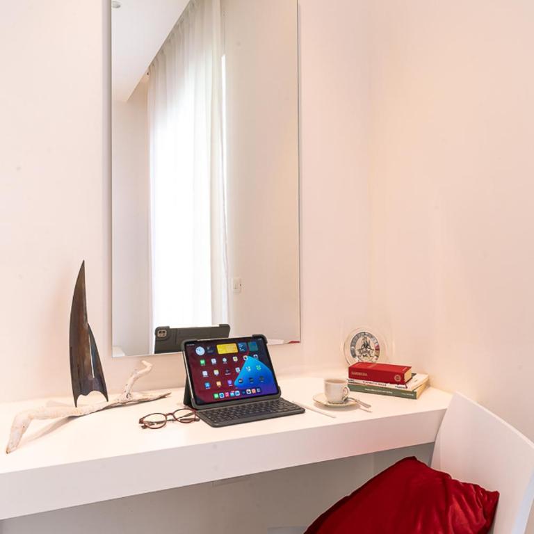 CeO LUXURY SUITE DI CAGLIARI - King Room with Garden View - 4