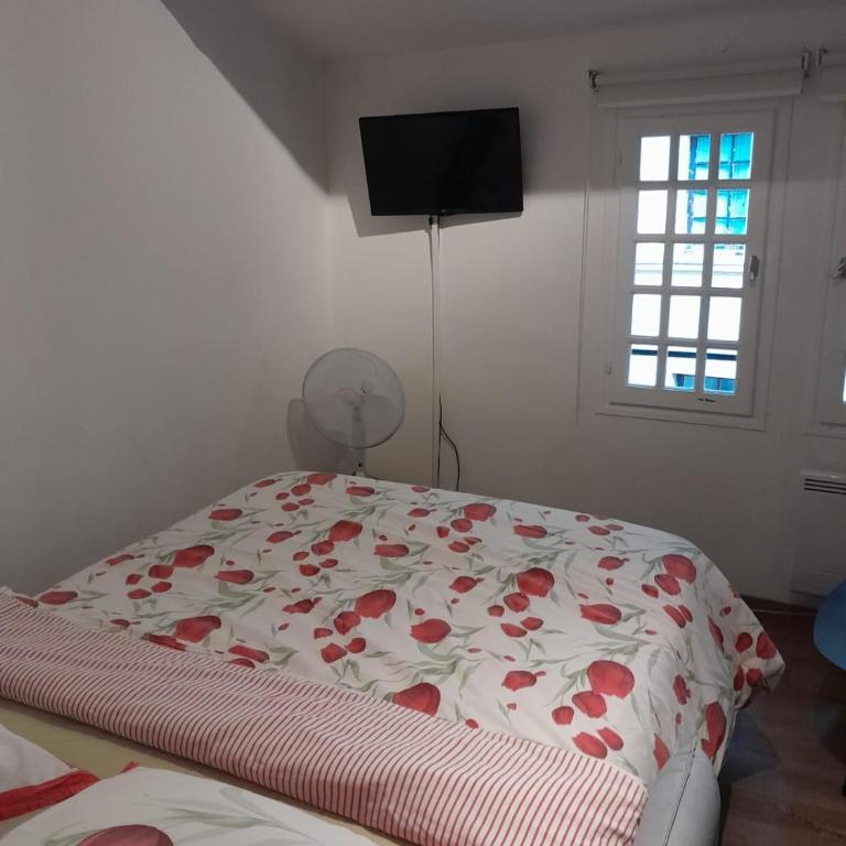 Petit cocon en plein centre historique d'Uzès - Place aux herbes en zone piétonnière - Chambre Double avec Salle de Bains Privative - 8