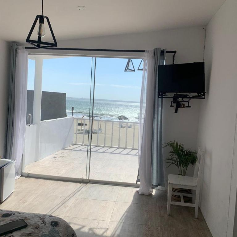 Sunset Bay Colan - Deluxe Queen Suite - 5