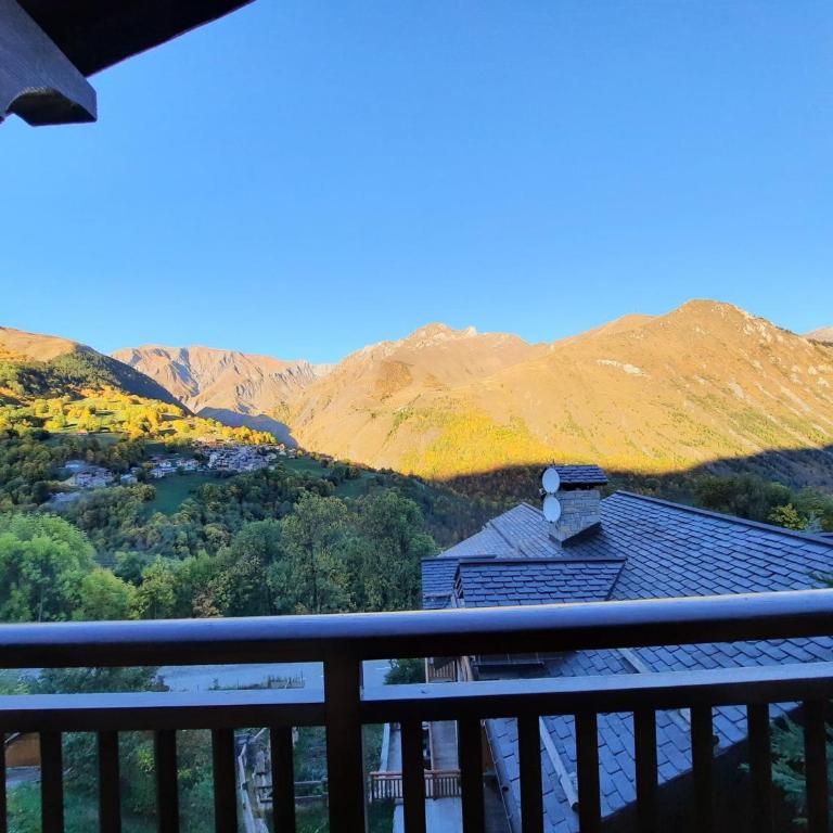Chalet Authentique Rénové à St Martin, Terrasse, Proche Pistes et Navette Gratuite - FR-1-452-60 - Appartement 2 Chambres - 3