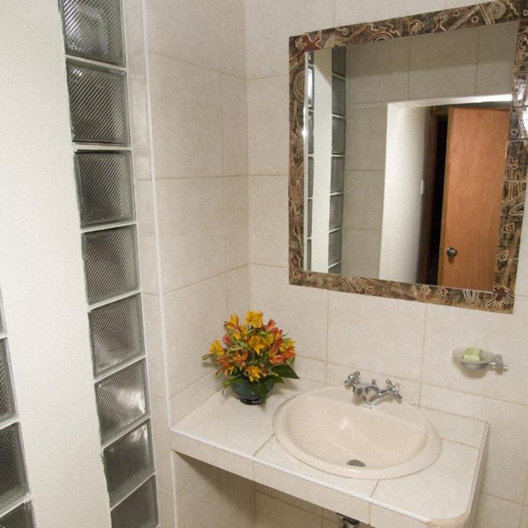 Hostal Samichay - Standard Triple Room - 1