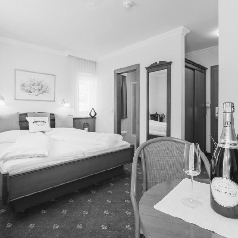 Hotel24Steps - Deluxe Doppelzimmer mit Balkon - 5