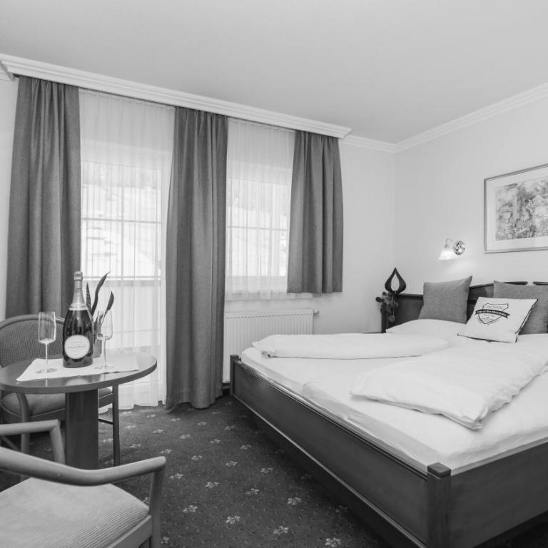 Hotel24Steps - Deluxe Doppelzimmer mit Balkon - 9