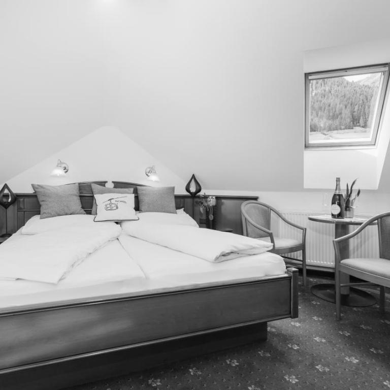 Hotel24Steps - Deluxe Doppelzimmer mit Balkon - 10