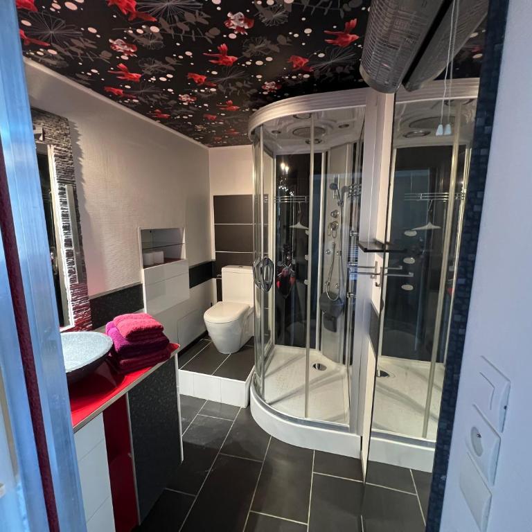 NIMES Superbe appartement duplex climatisée - One-Bedroom Apartment - 3