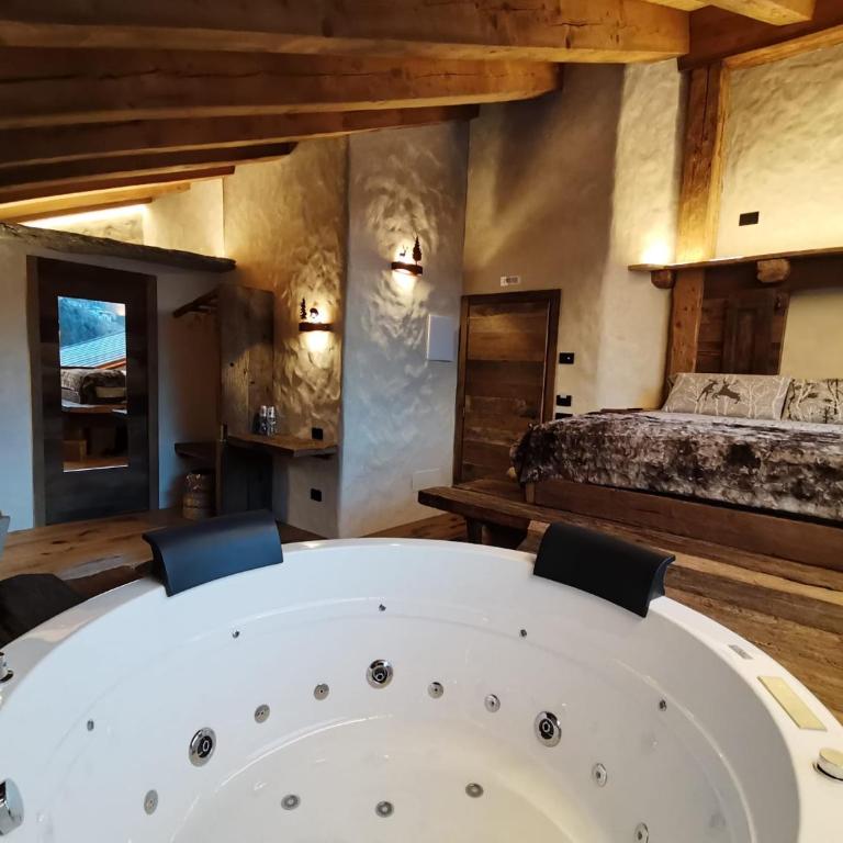 AL BAIT DA LUCIA Bormio - Camera Matrimoniale Deluxe con Vasca - 3