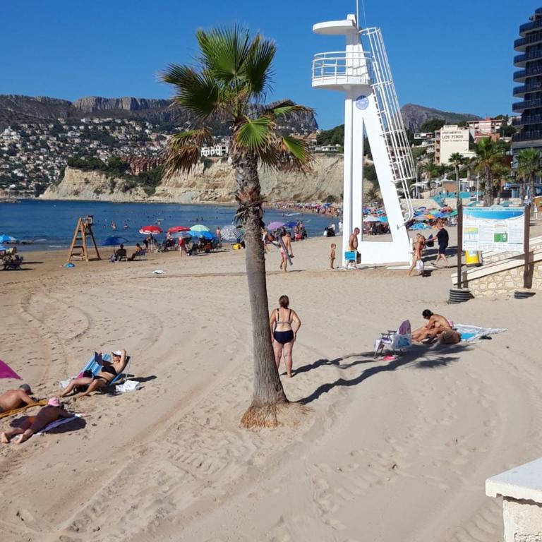 Ático centrico, 50m de la playa, vista al mar y al Peñon, gran terraza, parking, wifi fibra - Apartamento Ático - 34
