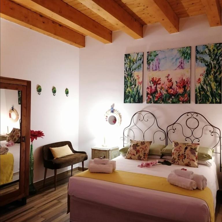 Casa Busari - Double Room with Balcony - 1