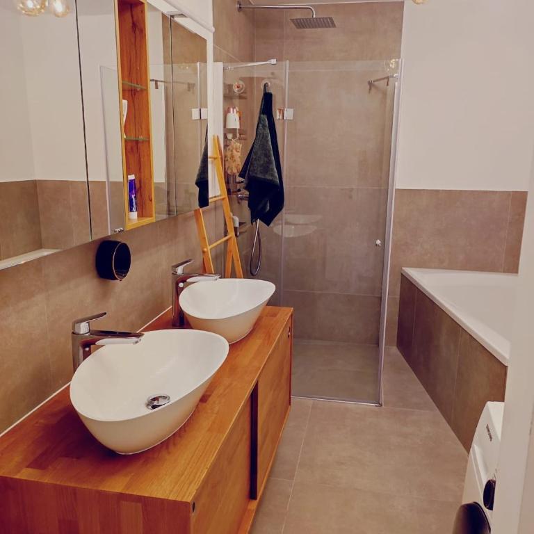 VogelsNest - Deluxe Double or Twin Room with Shared Bathroom - 6