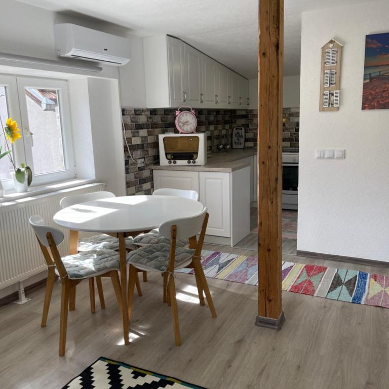Apartman Maki - Two-Bedroom Apartment - 14