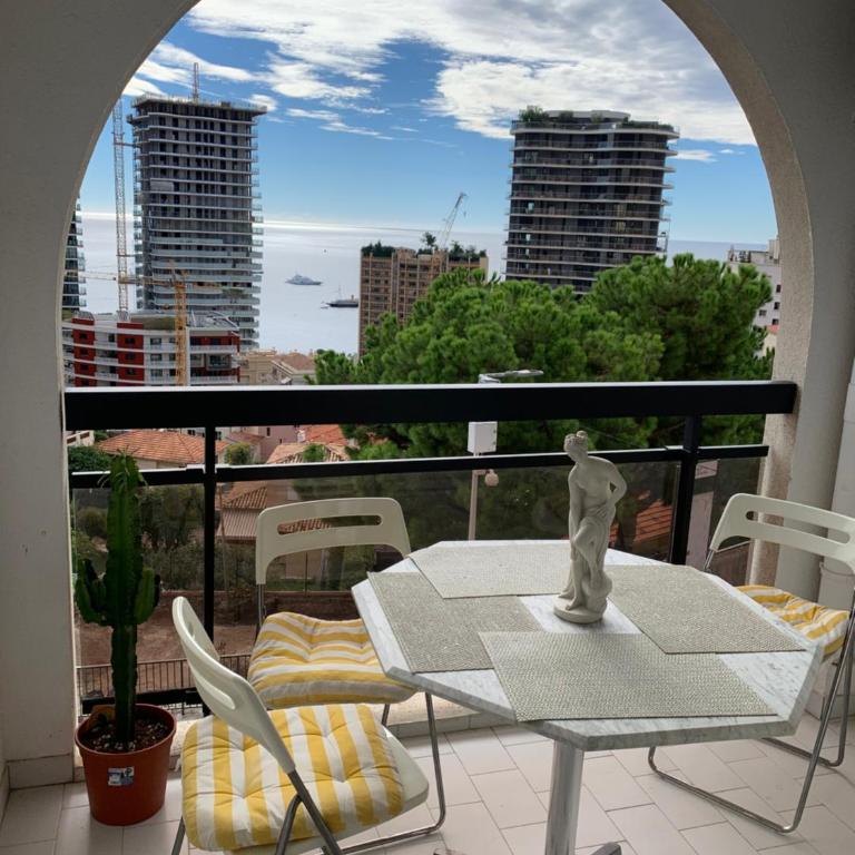 Monaco Stunning Sea Views, Larvotto beach, Terrace, 2 bedrooms, 2 bathrooms, up to 6 person, lift, 1st floor - Appartement 2 Chambres - 52