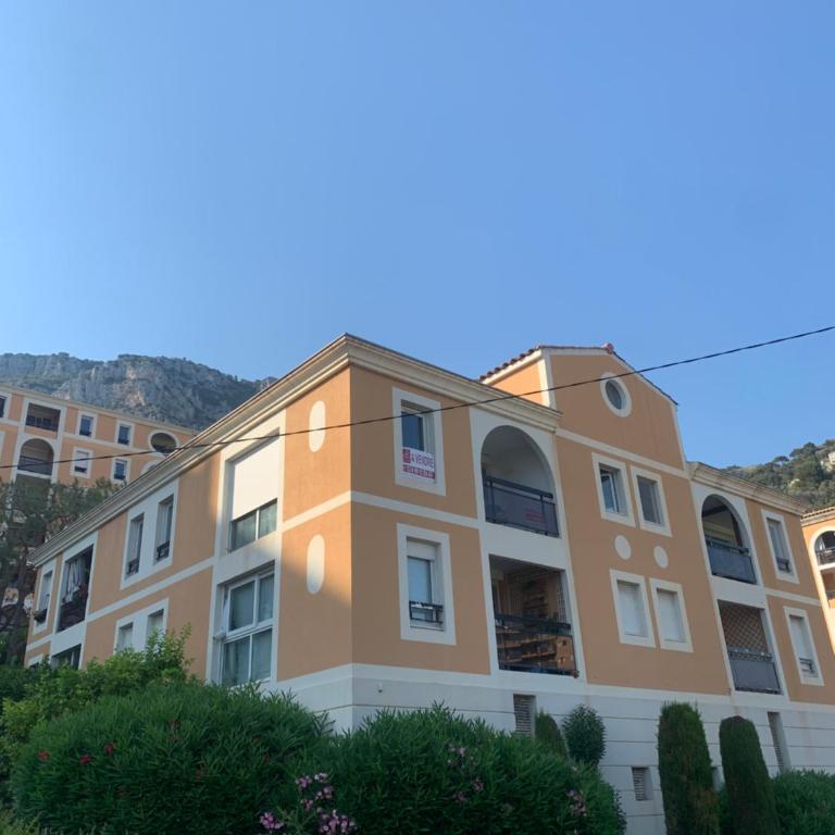 Monaco Stunning Sea Views, Larvotto beach, Terrace, 2 bedrooms, 2 bathrooms, up to 6 person, lift, 1st floor - Appartement 2 Chambres - 75