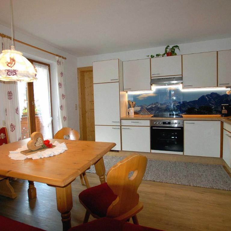 Haus Tasser - Apartment mit 2 Schlafzimmern und Balkon - 2
