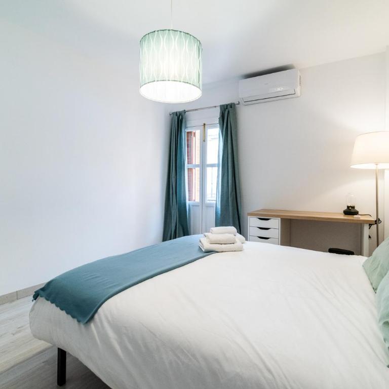 Precioso apartamento con parking en Granada - Two-Bedroom Apartment - 21