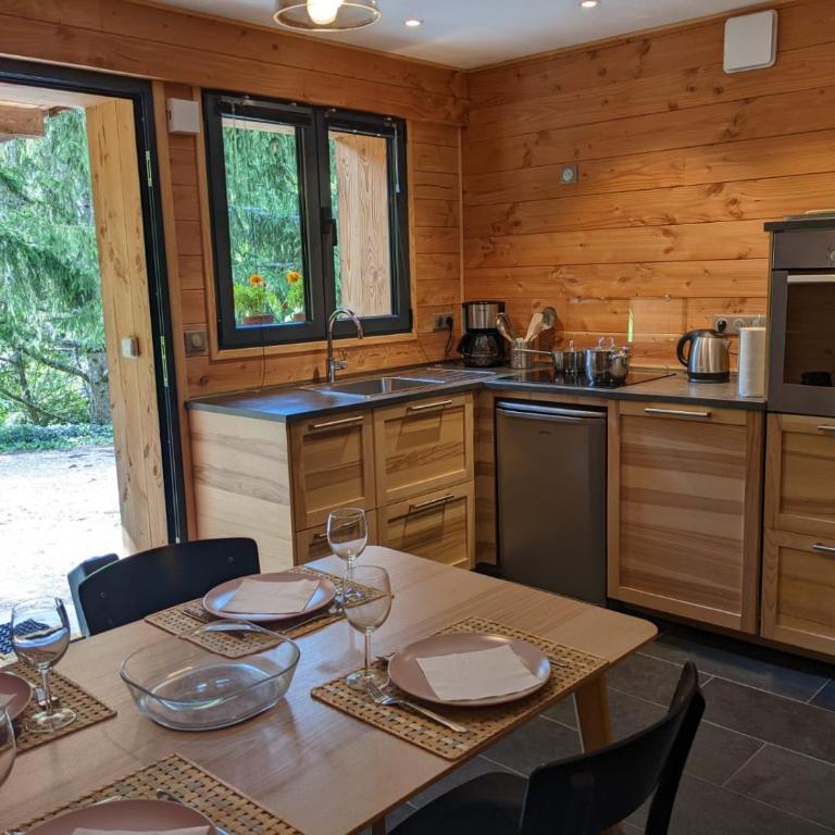 LES ACACIAS - Appartement avec Vue sur la Montagne - 2