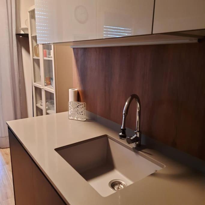 SKYLINE MILANO Fiera - Appartamento con 1 Camera da Letto - 9