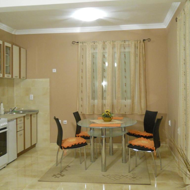 Marinero Apartments - Apartment with Balcony - 1